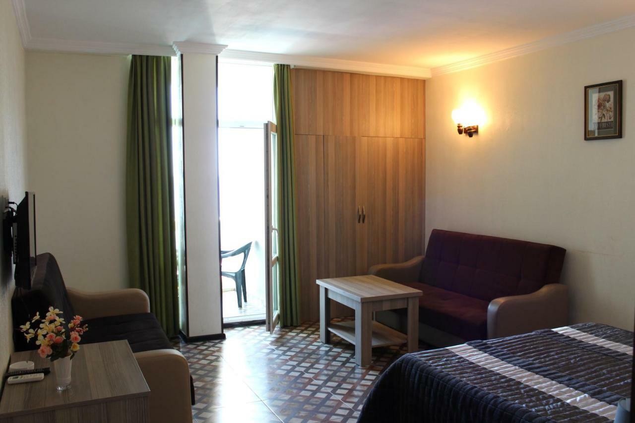National Hotel Kobuleti Exteriör bild